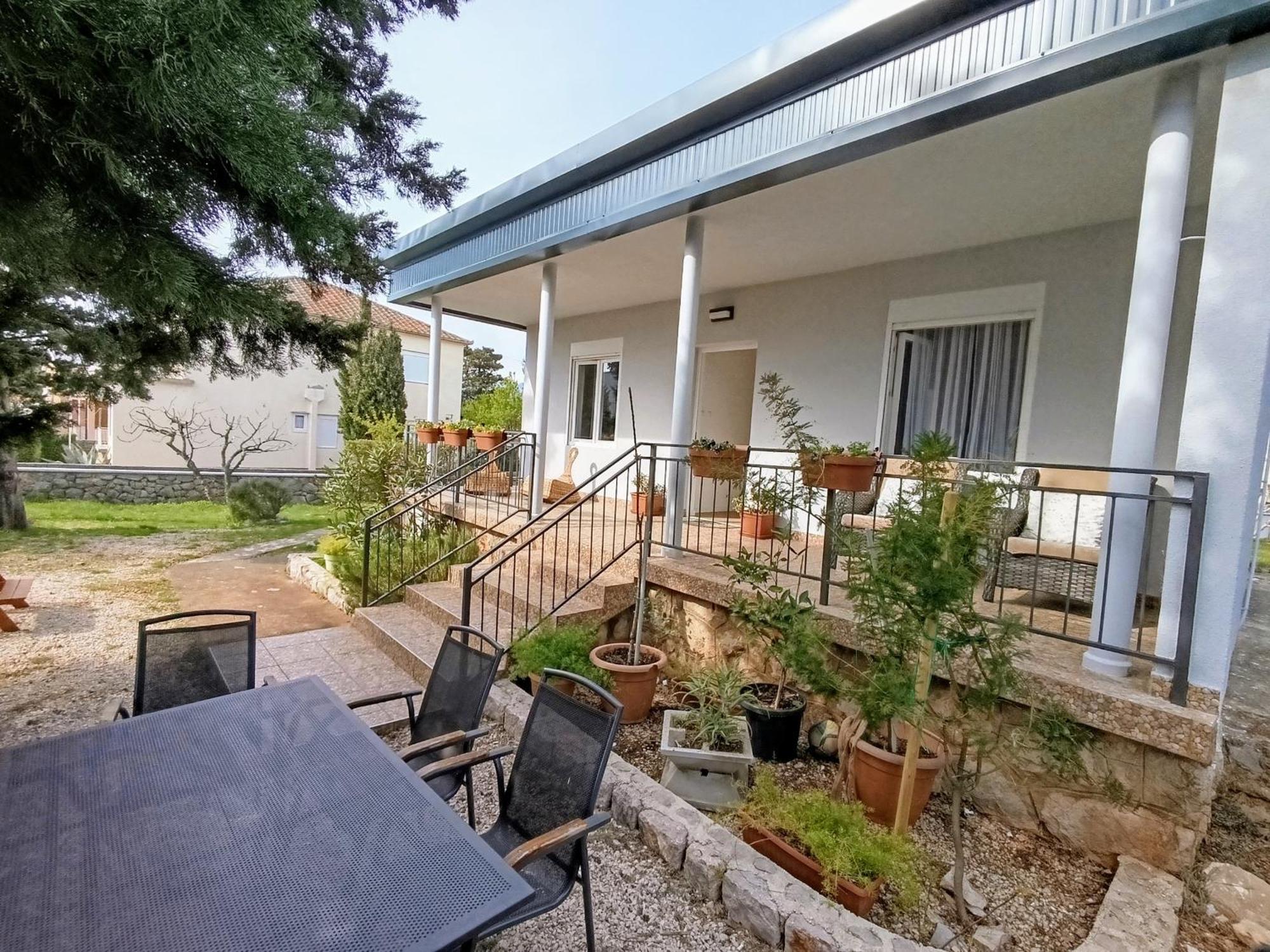 Holiday Home Lola - Large Outdoor Area スタリグラード エクステリア 写真