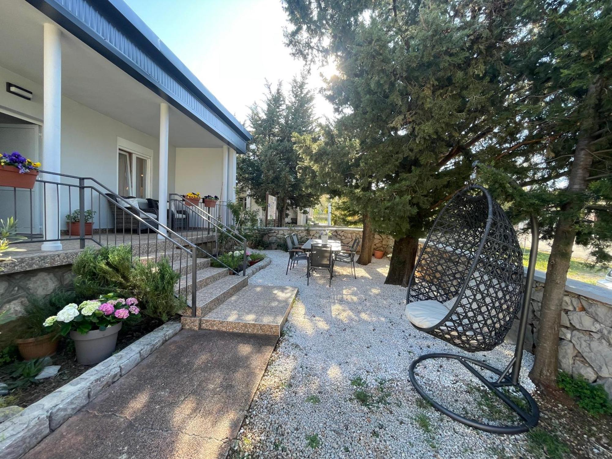 Holiday Home Lola - Large Outdoor Area スタリグラード エクステリア 写真